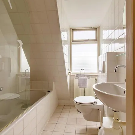 Διαμέρισμα In North Holland, Cleaning Included *